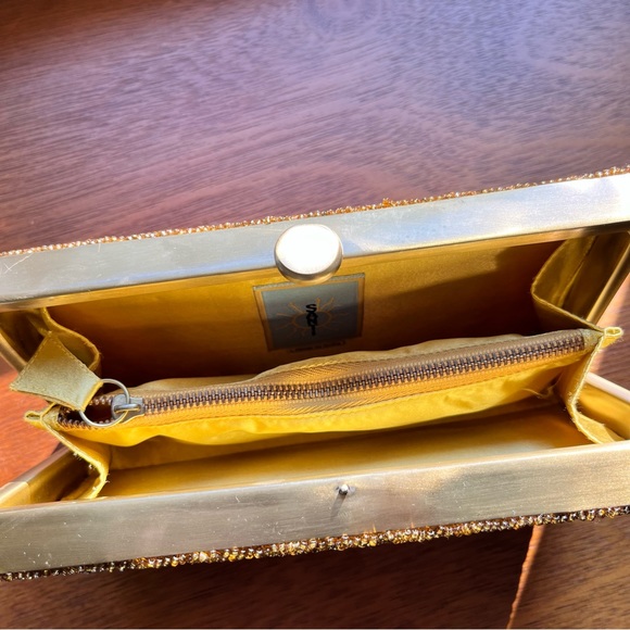 SANTI 🔸 gold herringbone beaded clutch - Picture 7 of 10